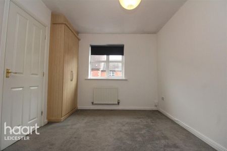 3 bedroom semi-detached house to rent - Photo 4