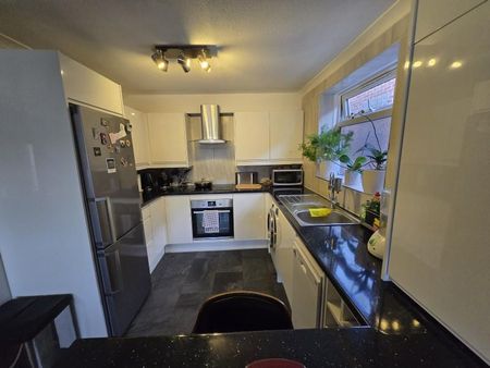 1 bedroom flat to rent - Photo 3