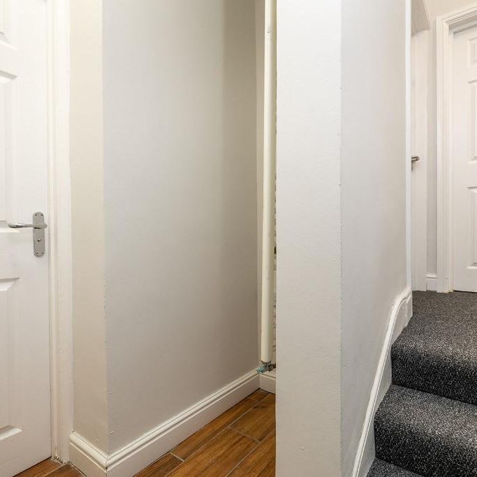 6 bedroom townhouse to rent - Photo 1