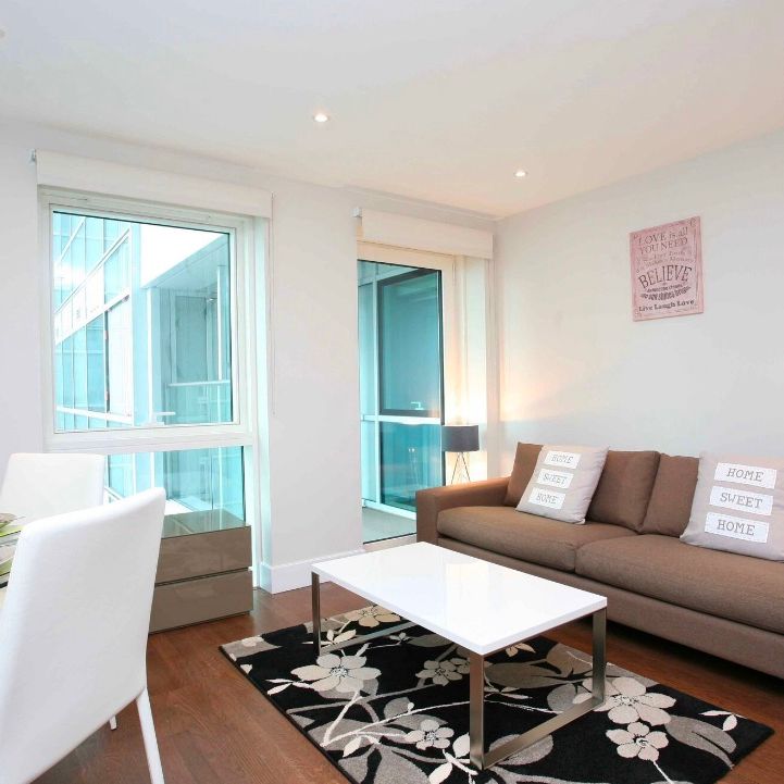 1 Bed Flat, Whitechapel High Street, E1 - Photo 1