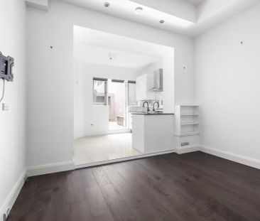 Studio in a boutique block - Photo 2