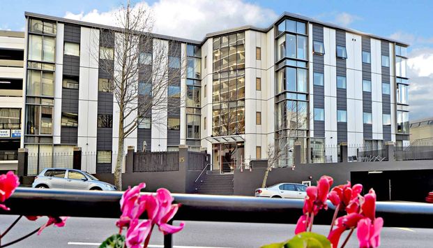 4A/15 Nelson St, Auckland with carpark - Photo 1