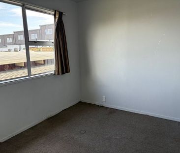 5 Bedroom House - Convenient Location - Photo 5