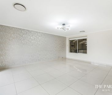 Charming Four Bedroom Home! - Photo 5