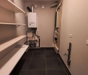 Prachtig appartement op de derde verdieping met 3 slaapkamers, midden in het centrum gelegen! - Foto 2