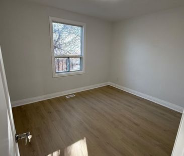 For Lease - 156 Westside Drive Unit# MAIN, Oakville, Ontario - Photo 2