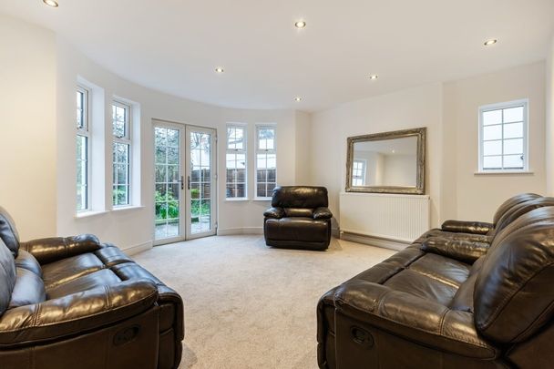 6 bedroom detached house to rent - Photo 1