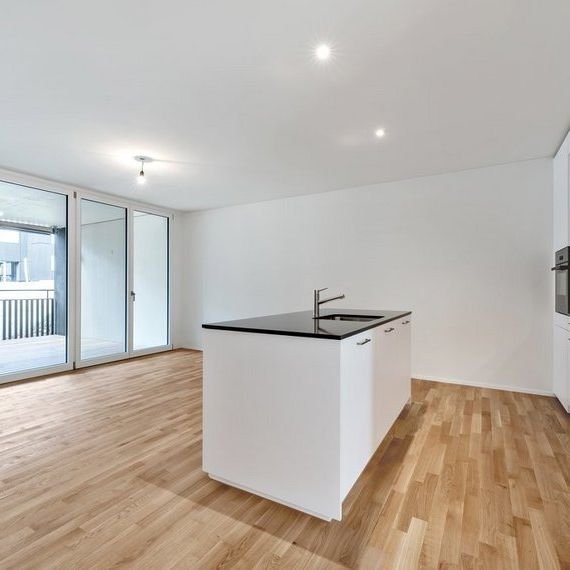 Mitten im Baumgarten - im herrlich grünen Umfeld - Foto 1