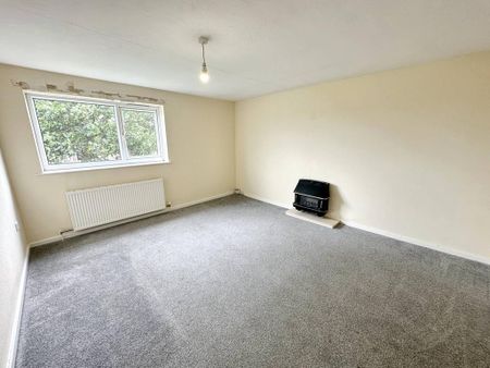3 bedroom flat to rent - Photo 2