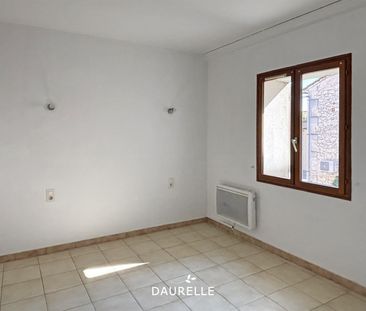 Location Appartement 2 pièces 42m² CHATEAURENARD 13160 - Photo 2