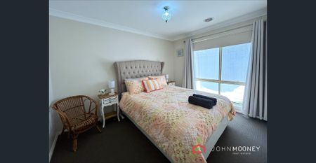 Immaculate 2-Bedroom Villa - Photo 4