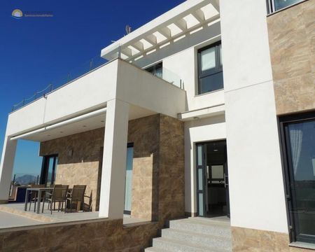 Stunning 3 bedroom villa with amazing open views! - Photo 4