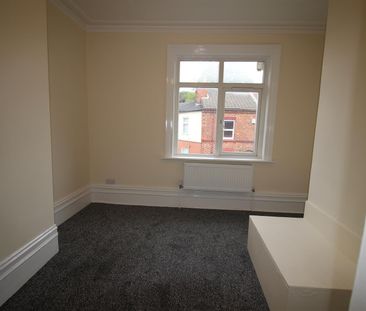 2 Bedroom Terraced House for Rent - Photo 2