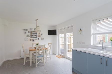 36 Harlow Green, Moira, BT67 0XH - Photo 2