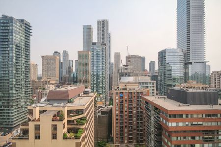 For Lease - 914 Yonge Street Unit# 1704, Toronto, Ontario - Photo 4