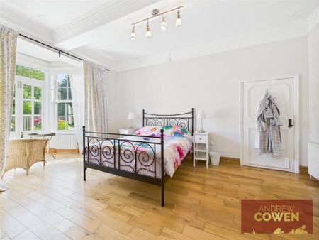 3 bedroom flat to rent - Photo 5