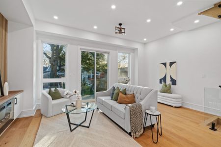 For Lease - 122 Warden Avenue, Toronto, Ontario - Photo 3