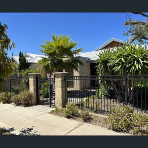 5 Compar Road, Banksia Grove, WA 6031 - Photo 2