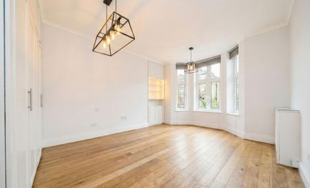 4 bedroom flat to rent - Photo 2