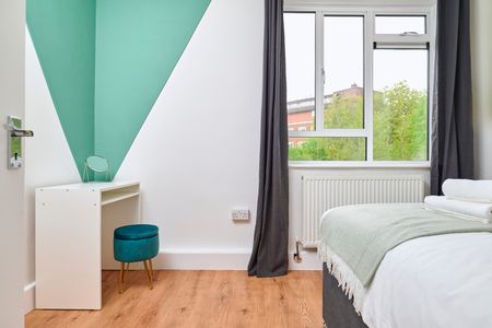 4 Bed Flat, Pembroke House, W2 - Photo 5