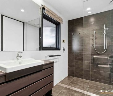 Three Bedroom Home With Beautiful Landscaped Gardens - Photo 6