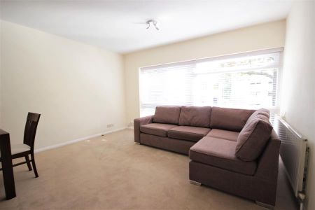 Oak Tree Close, London W5 - Photo 2