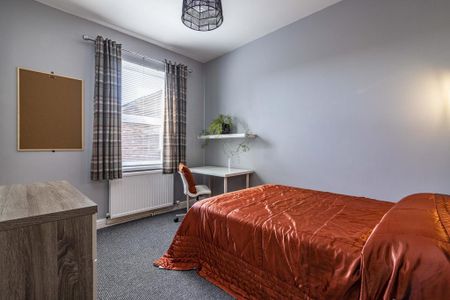 3 bedroom terraced house to rent - Photo 5