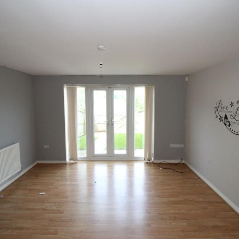 4 Bed Terraced House, Hawkins Close, M9 - Photo 1