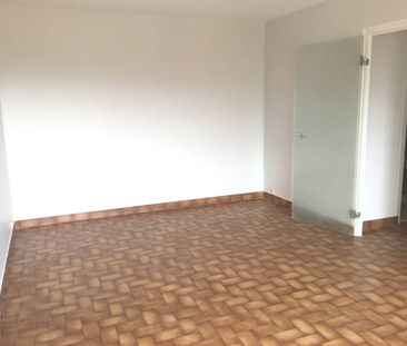 Location Appartement 2 pièces 50m² ROMANS SUR ISERE 26100 - Photo 3