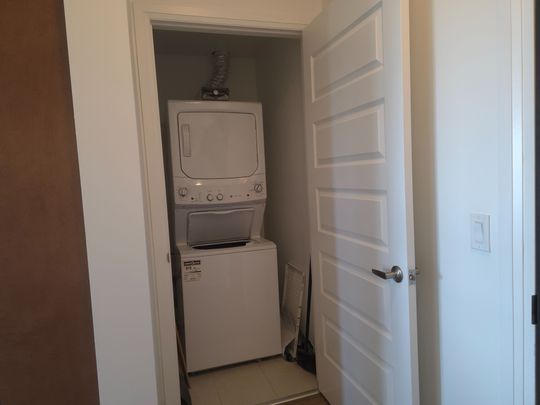 For Lease - 102 Grovewood Common Circle Unit# 519, Oakville, Ontario - Photo 1