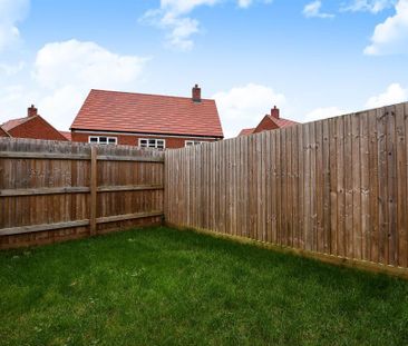 2 bedroom semi-detached house to rent - Photo 4
