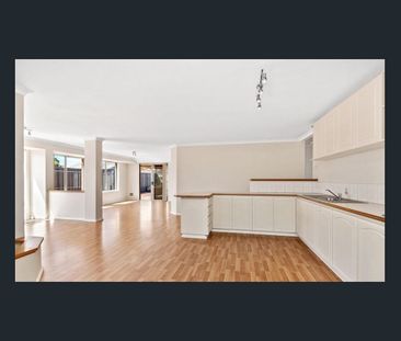 Family Sized Home in Port Kennedy - Photo 2