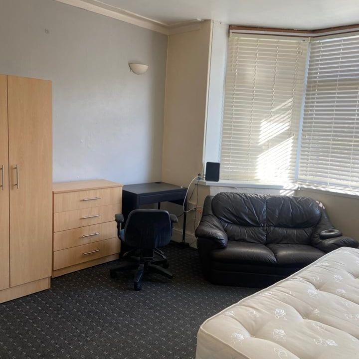 Room in a Shared House, Eden Drive, LS4 - Photo 1