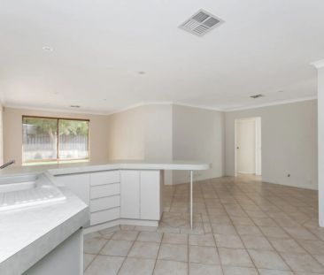 Charming Four Bedroom Home in Beeliar - Photo 6