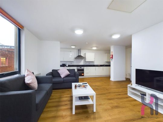 6 bedroom flat to rent - Photo 1