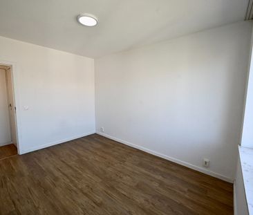 CENTRAAL GELEGEN 2-SLAAPKAMER APPARTEMENT TE HUUR MET STAANPLAATS I... - Photo 3