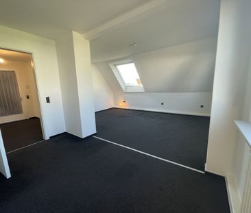 Gemütlich und gepflegt im Dachgeschoss! 2-Zimmer-Mietwohnung - Photo 1