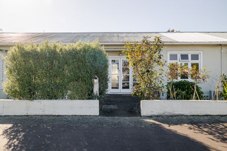 Easy central living - Photo 2