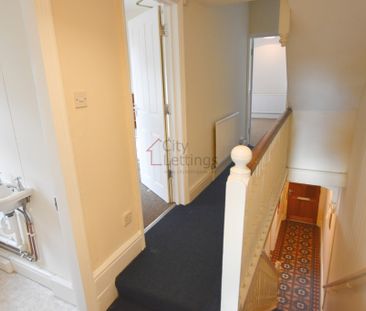 5 Bedroom Semi-Detached House - Photo 3