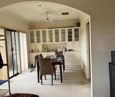 Greensborough - Photo 2