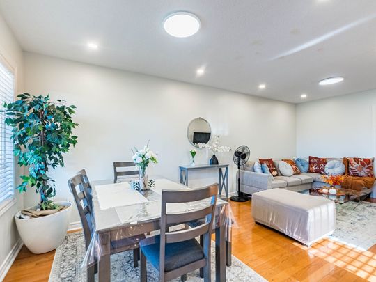 For Lease - 5321 Red Brush Drive, Mississauga, Ontario - Photo 1