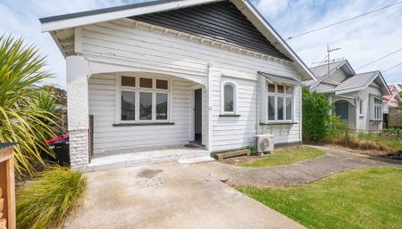 Cosy Three-Bedroom Home Minutes From the Esplanade - Photo 3