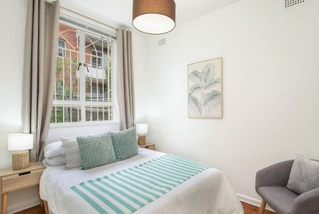 Bright Spacious Garden Apartment With Car Space - Photo 3