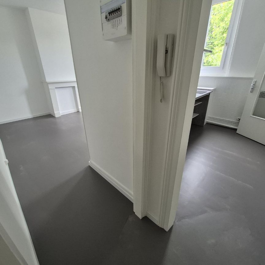 Location Appartement 1 pièce 25m² CAMBRAI 59400 - Photo 1