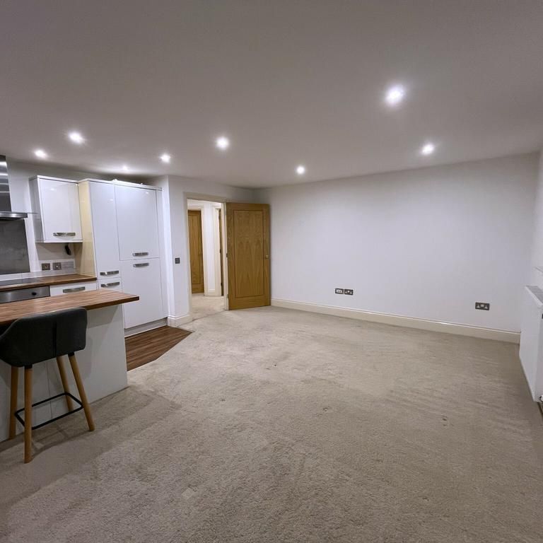 2 bedroom ground floor flat to rent - Photo 1