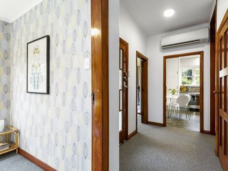 Sunny and Private 3-Bedroom House - Photo 2