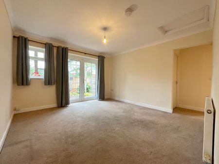 2 bedroom semi-detached bungalow to rent - Photo 2