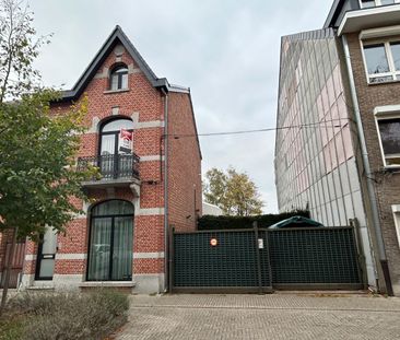 Woning met stadstuin en 2 parkings in centrum Hasselt. - Photo 2