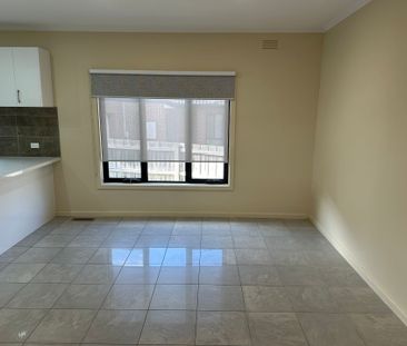 Leased&colon; Recently Renovated 3 Bedroom Unit - Photo 1