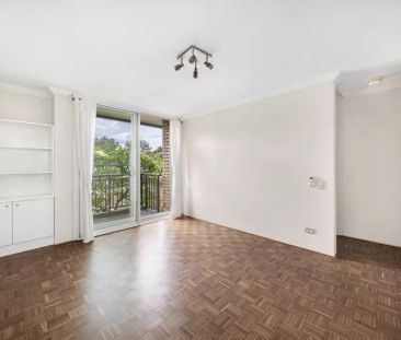 One-bedroom apartment in the heart of Marrickville - Photo 2